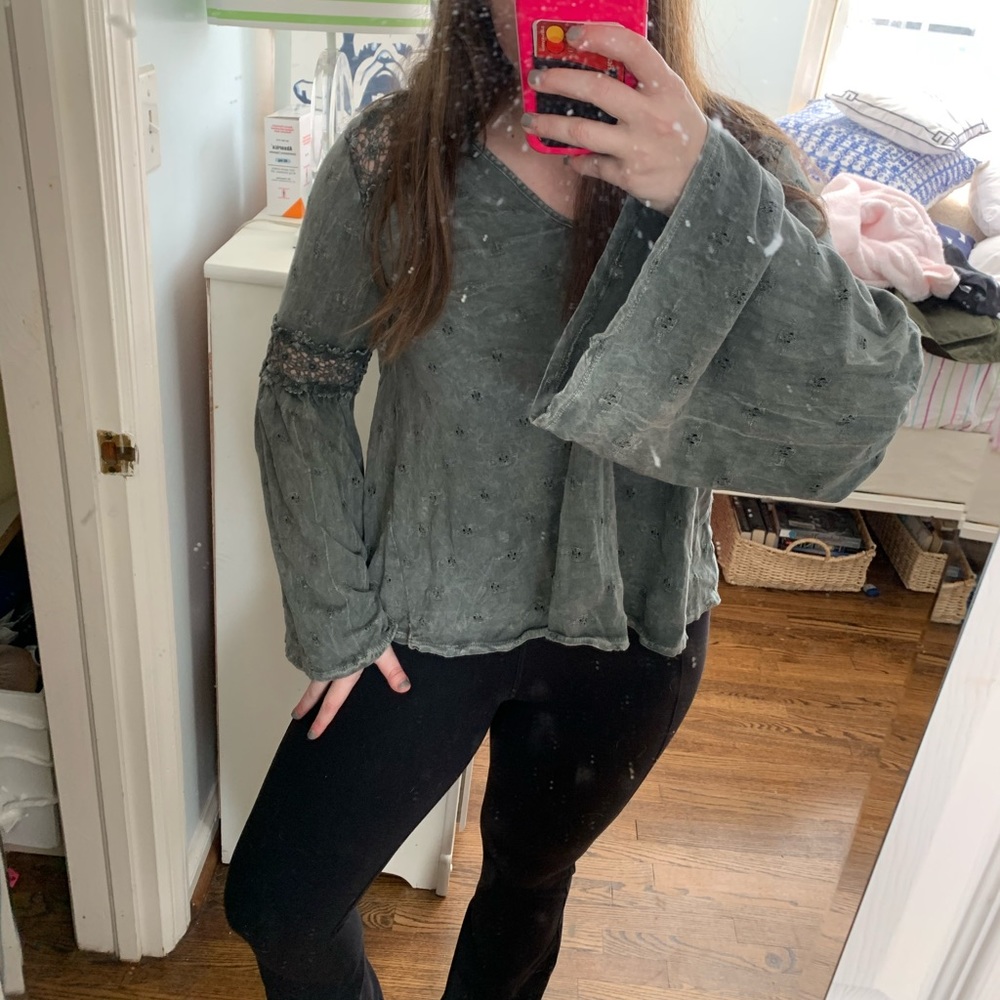 FLARE SLEEVE TOP 🔥